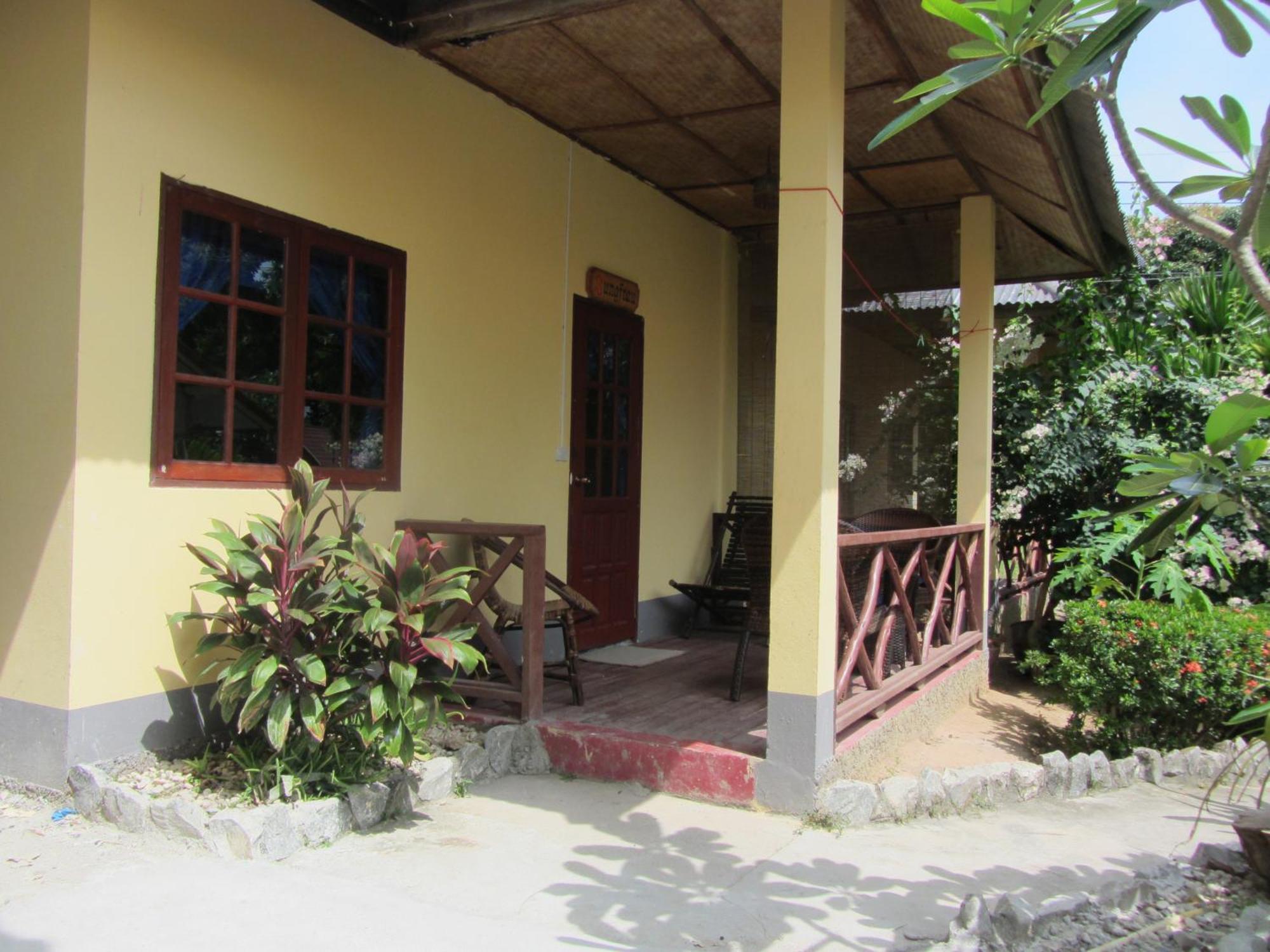 Flower Paradise Bungalows & Swiss Restaurant Roestiland Ламаи-Бич Номер фото