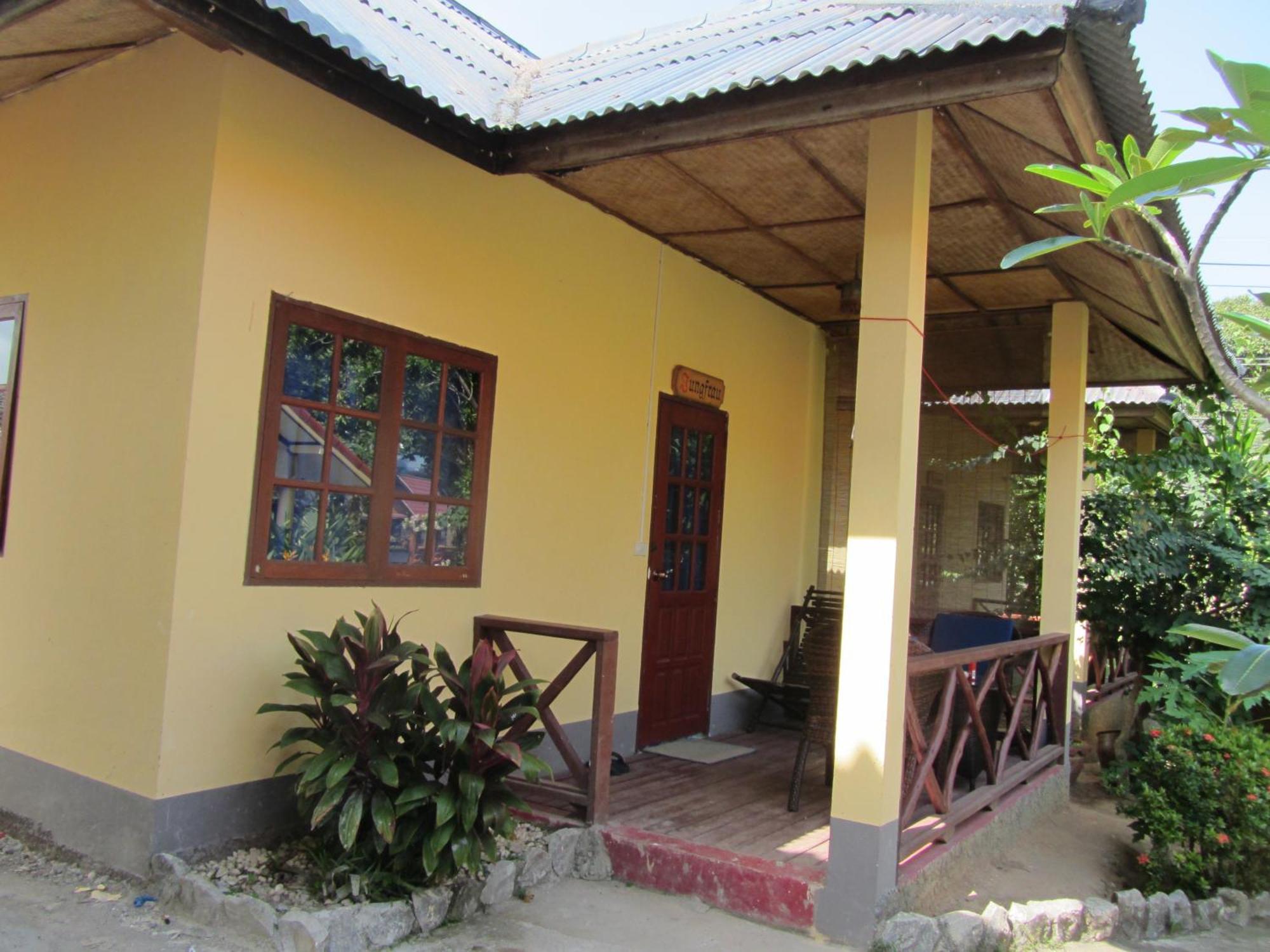 Flower Paradise Bungalows & Swiss Restaurant Roestiland Ламаи-Бич Номер фото