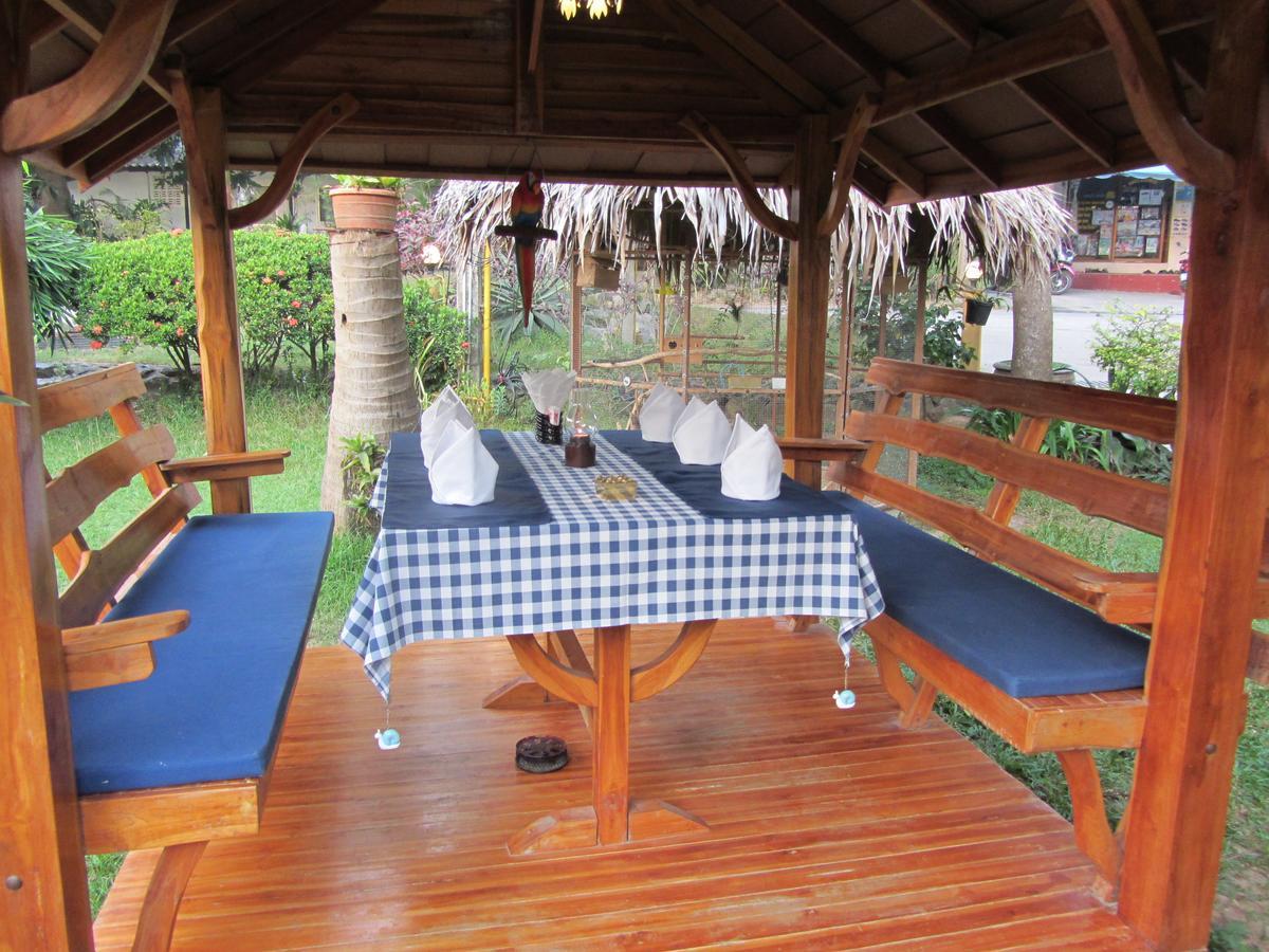Flower Paradise Bungalows & Swiss Restaurant Roestiland Ламаи-Бич Экстерьер фото